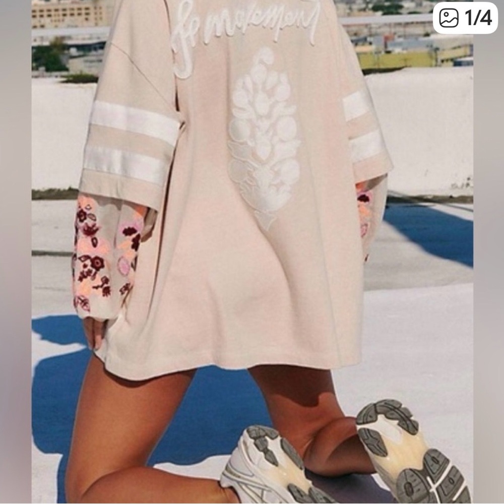 Gorgeous Oversized Pale Pink/Cream Graphic with Embroidery.